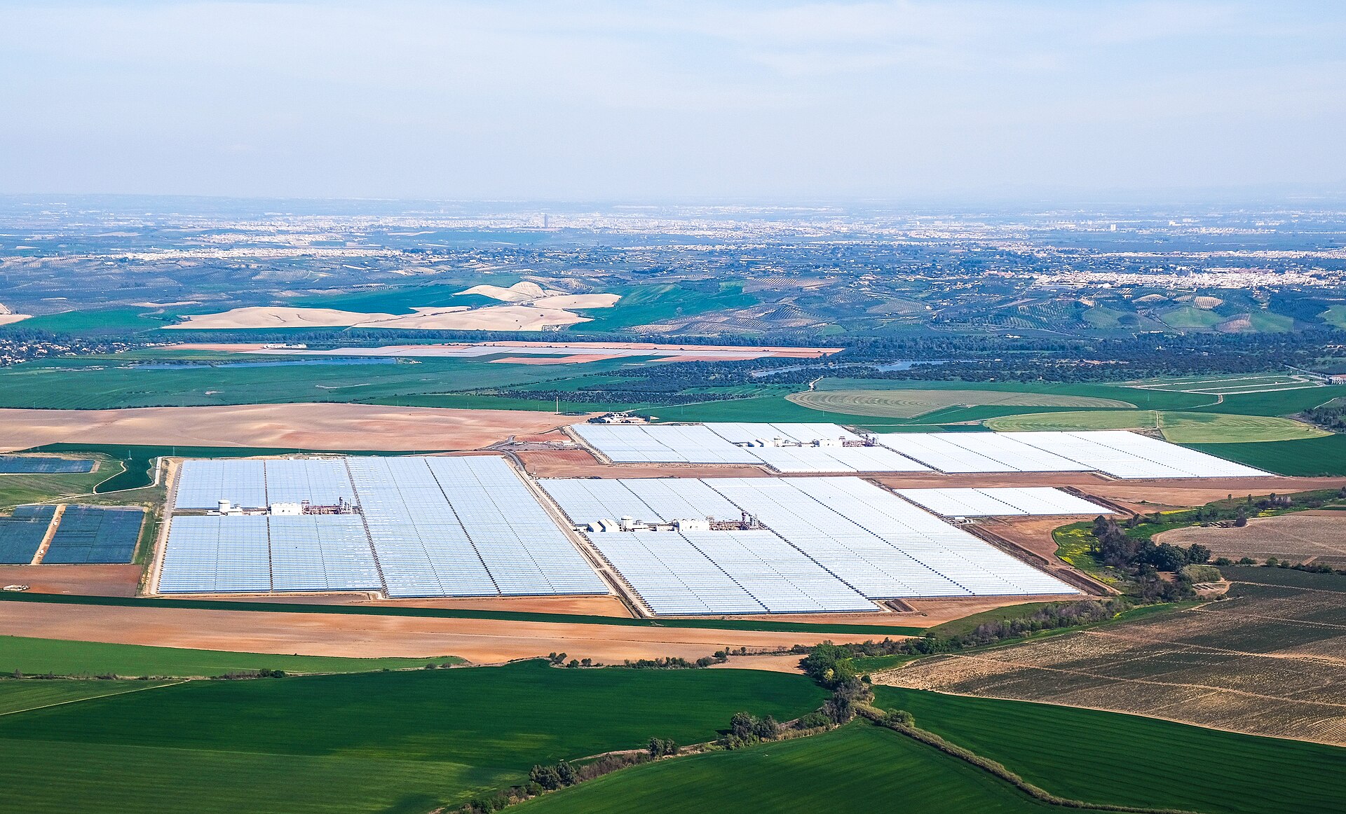A large solar thermal power station
